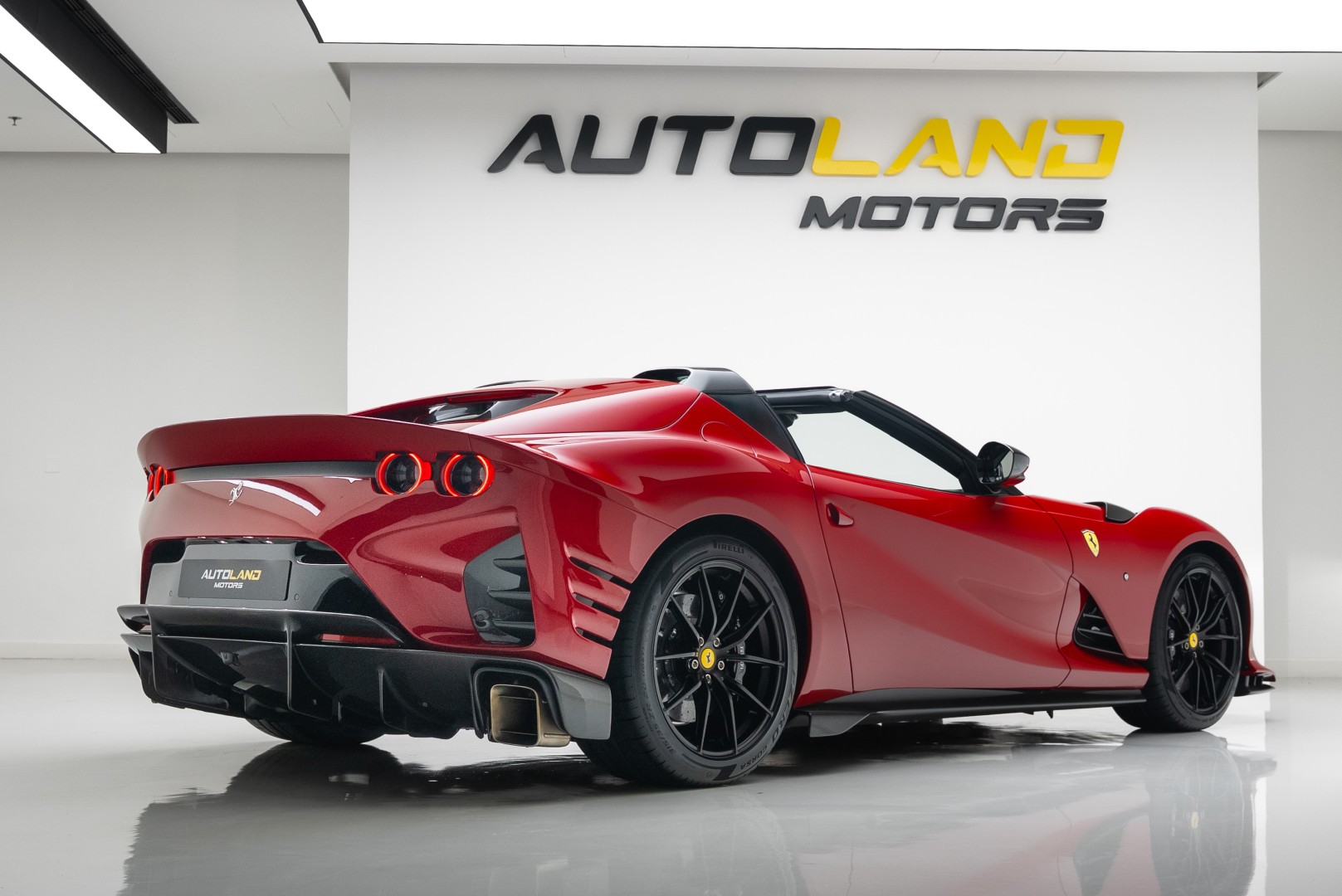 FERRARI 812 COMPETIZIONE APERTA